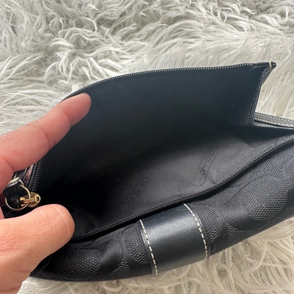 Black Coach Women's Wallet - Picture 7 of 7